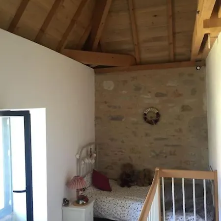 Holiday home De Charme 6 Pers Avec Prive Faycelles