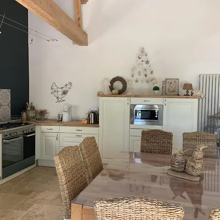 Casa de Férias De Charme 6 Pers Avec Prive, Climatisees Faycelles