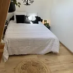 Prázdninový dům De Charme 6 Pers Avec Prive, Climatisees